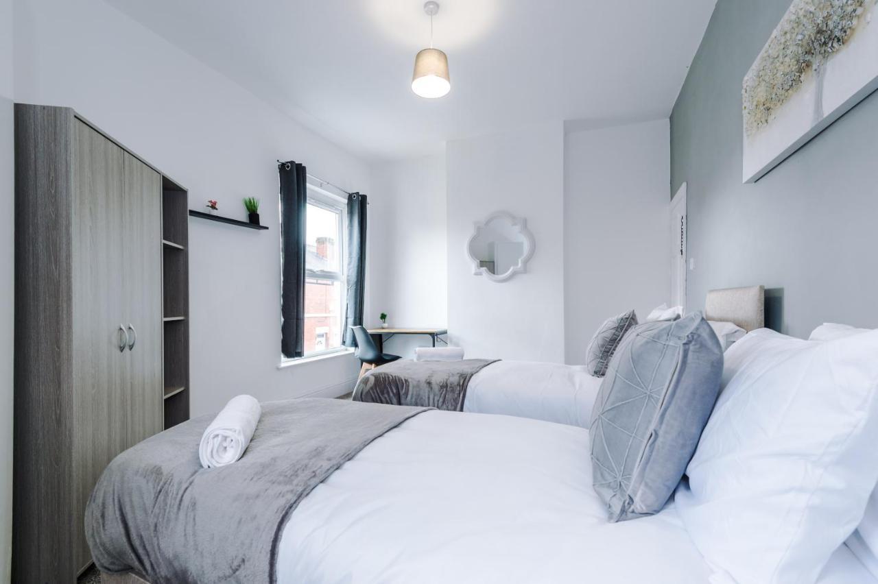 Holiday home 3 Bed House Close To Etihad Stadium - Free Parking Manchester